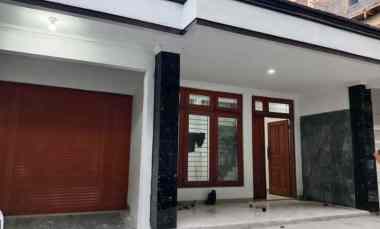 Sewakan Rumah 2 Lantai Baru Renov dekat Mall PIM, Gandaria Utara