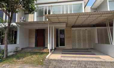 disewakan rumah greenlake surabaya