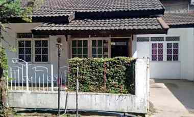 Rumah Amercian Classic 2 Kamar Tidur 1 Kamar Mandi di Arcamanik Bdg