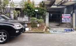 disewakan rumah jalan 2 mobil di janur elok bisa nego