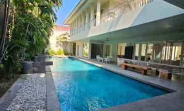 Disewakan Rumah Private Pool Darmo Hill Surabaya dekat Ciputra World
