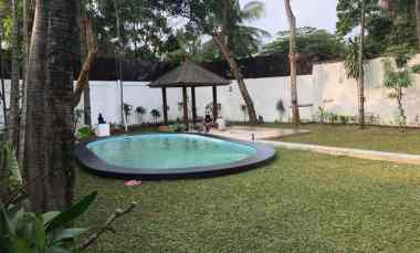 Rumah Disewakan di Jalan Kemang Dalam XI