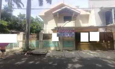 Disewa Rumah Hook Siap Huni Luas 297 meter Jalan 3 Mobil di Janur Elok