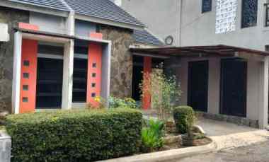 disewakan rumah jl bumi hanjuang