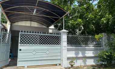 Siap Huni Rumah 3,5 Lantai di Wisma Mukti Klampis Row Jalan 4 Mobil