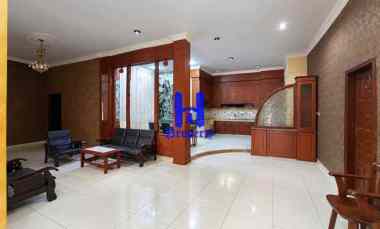 disewakan rumah komplek cemara hijau jalan
