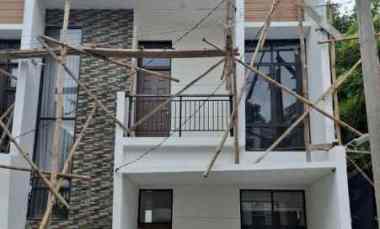 Rumah Cantik Komplek Sariwangi Siap Huni Akses Jalan Mudah