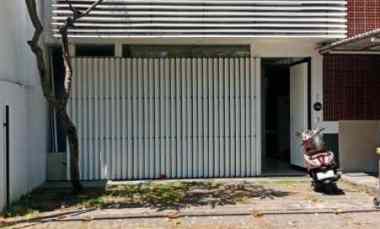 disewakan rumah manyar jaya surabaya timur