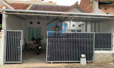 Disewakan Rumah Minimalis Komplek Sariwangi Siap Huni