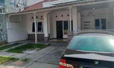 disewakan rumah pantai mentari