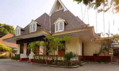 Rumah Raya Diponegoro Cocok untuk Usaha Komersial di Pusat Kota Surabaya