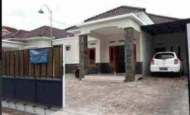 disewakan rumah strategis lt 350m amankan harga segera