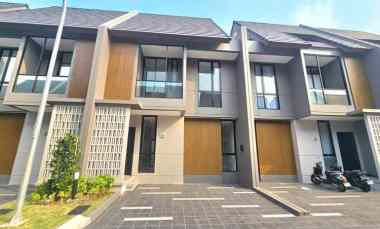 disewakan rumah summarecon crown gading