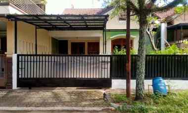 Rumah 3 Kamar Tidur 2 Kamar Mandi Carport di Antapani Bandung