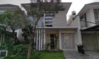 DiSewakan Rumah Pakuwon Indah, The Mansion, Surabaya Quiet Comfy