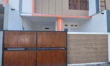 Sewa Rumah Nyaman Tenang 2 Lantai 2 Kamar Tukad Badung Renon