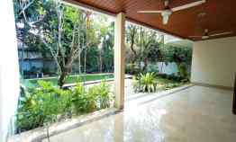 For Rent Beautiful Garden House at Kemang