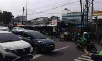 Gudang dan Kios Alfamart Pasar Rebo Pinggir Jalan Raya