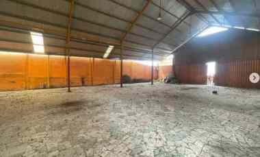 gudang kosong di jalan mayor salim batubara palembang