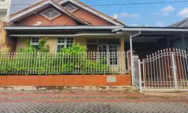 hitung tanah rumah nirwana eksekutif strategis carport