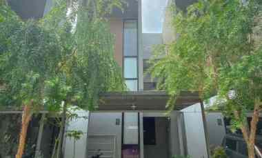 jual butuh rumah 2 lantai di grand wisata o2