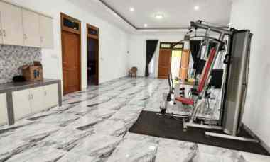 jual cepat rumah semi furnished luas murah