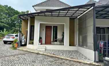 Jual Rumah Cluster Posisi Hook di Banyumanik Semarang