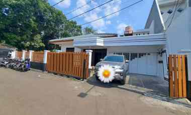 jual rumah di simprug jakarta selatan harga bagus knt