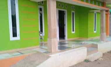 gambar jual rumah masih baru 18 bulan