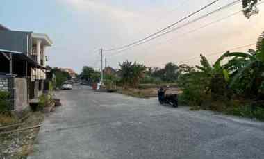 Tanah Dijual di Jalan Barat Pasar Cerme