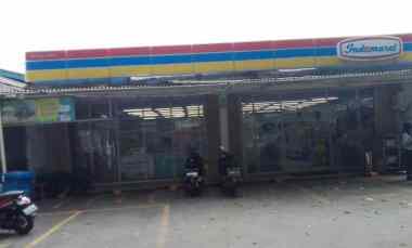 jual toko dengan halaman parkir luas