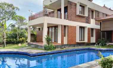 Jual Villa Mewah Bagus di Kawasan Singakerta Ubud