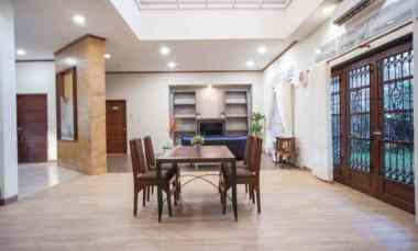 kompleks margorejo 2 5lt semi furnish nego