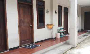 Kost Putra dekat Pasar Baru Bandung, Alun-alun Bandung