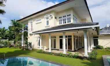 luxury timeless spacious home or sale