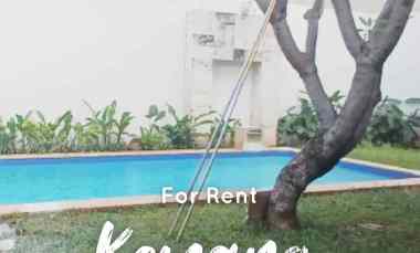 Modern Tropical House For Rent at Kemang