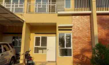 over kredit 75jt rumah 2 lantai di tapos depok