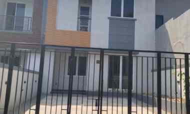 over kredit rumah 2 lantai dekat stasiun depok