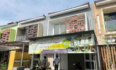 gambar over kredit rumah 2 lantai di ciracas jakarta timur