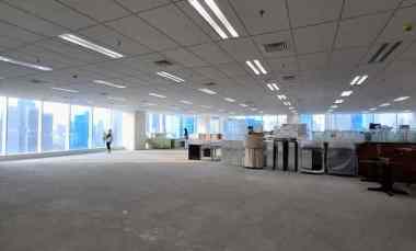 ruang kantor centtenial tower di jl gatot subroto