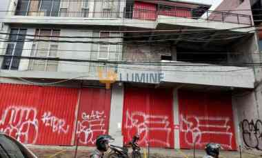 ruko 3 lantai besat di jalan affandi jogja