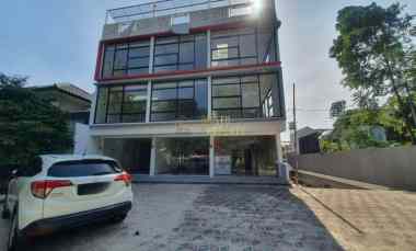 ruko strategis siap pakai 3 lantai di jagakarsa shm