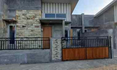rumah 1 lantai modern minimalis di wagir