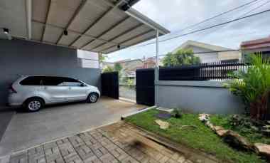 rumah 1 lantai siap huni sangat terawat area manyar