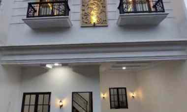 rumah 2 kt 2 km hanya 5 menit ke ui depok