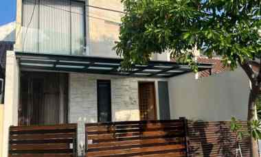 Rumah 2 lantai Araya Surabaya Depan Taman