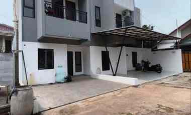 rumah 2 lantai cibubur jakarta timur 1 miliyaran