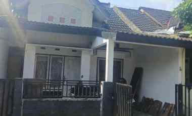 rumah 2 lantai cuma rp360 juta bisa disewa
