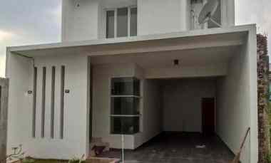 rumah 2 lantai dalam cluster di rempoa tangsel