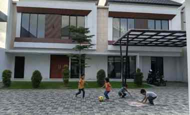 rumah 2 lantai dekat kampus ugm